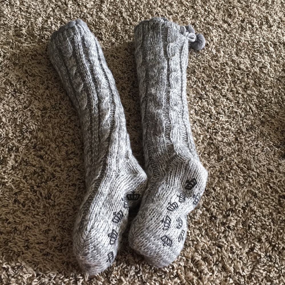 Juicy couture fuzzy lined slipper socks